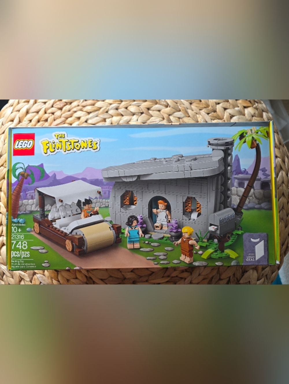 NIB - Lego IDEAS | Set 21316, The Flintstones - Picture 3 of 6